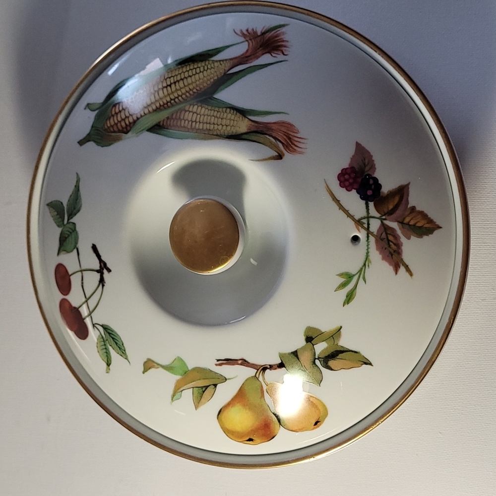 Royal worcester evesham gold trim round Casserole dish